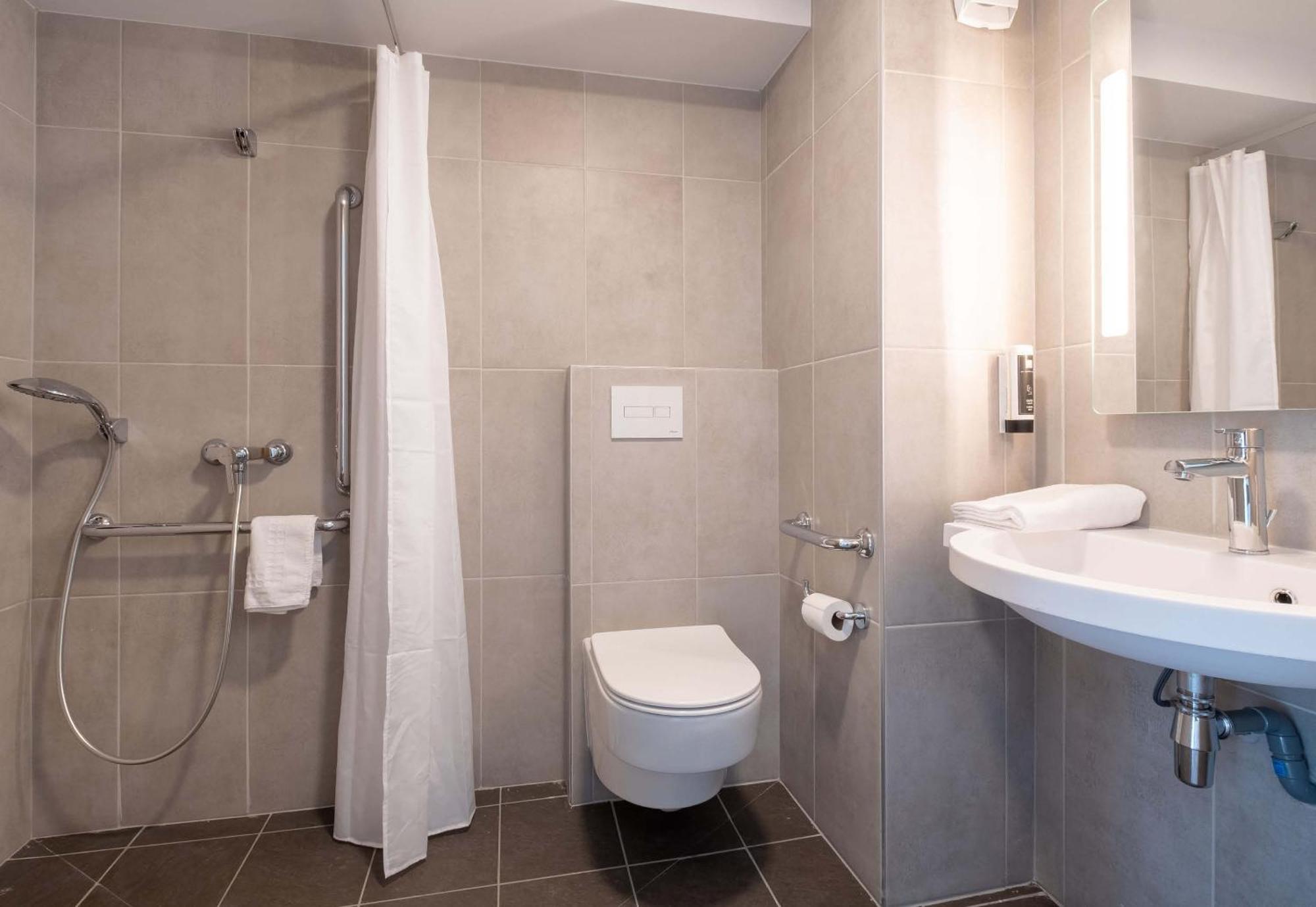 B&B Hotel Cluses Sud Экстерьер фото